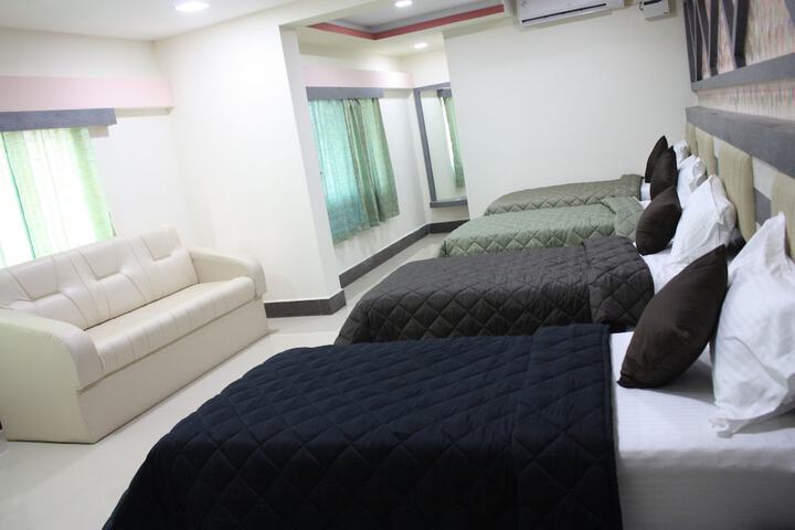 Room 11 of 24