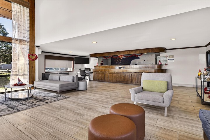 Entrance & Lobby