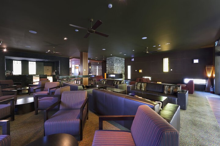 Lounge 29 of 41