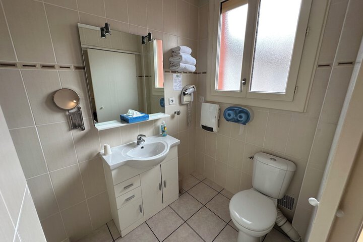 Room 53 of 81
