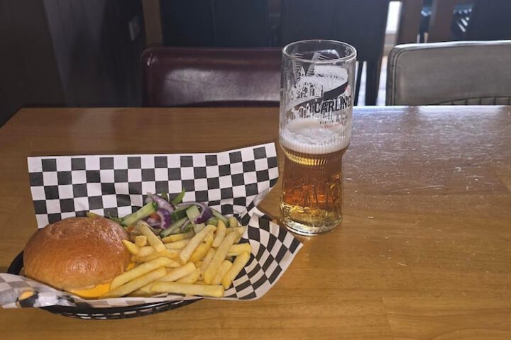 Dining 11 of 22