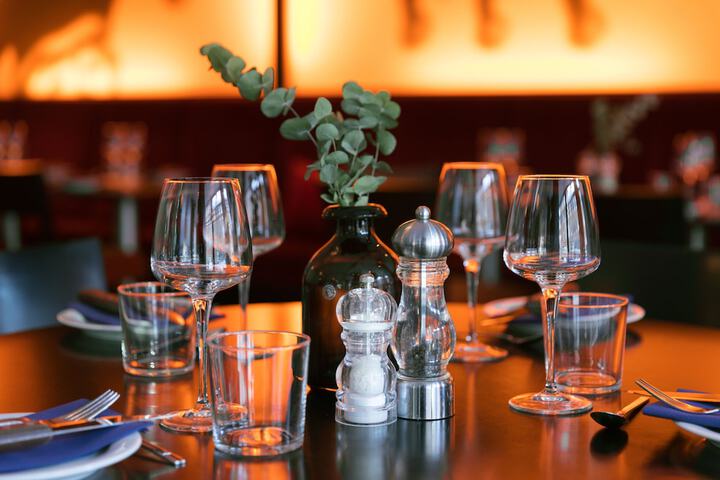 Dining 33 of 51