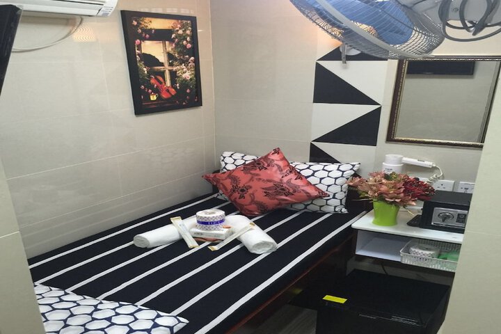 Room 10 of 61