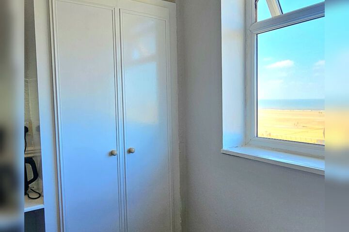 Room 14 of 80
