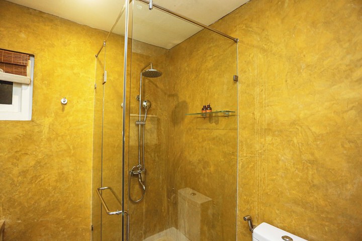 Room 16 of 40