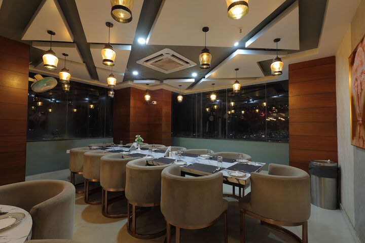 Dining 96 of 140