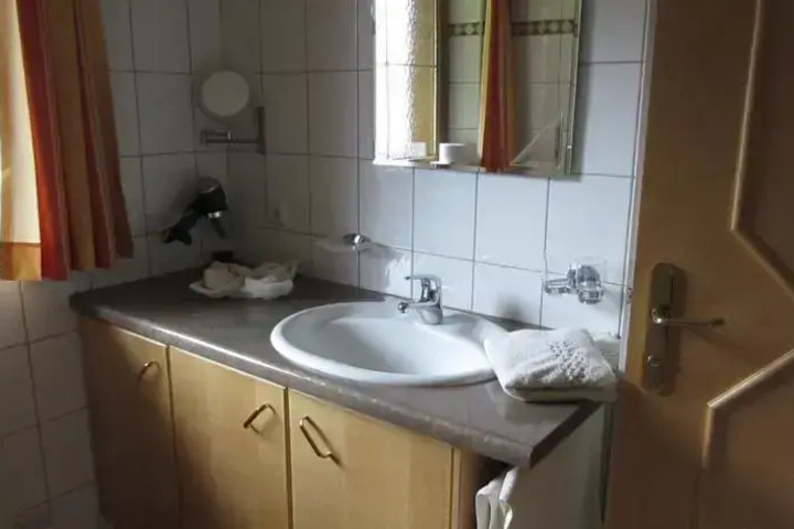 Room 7 of 23