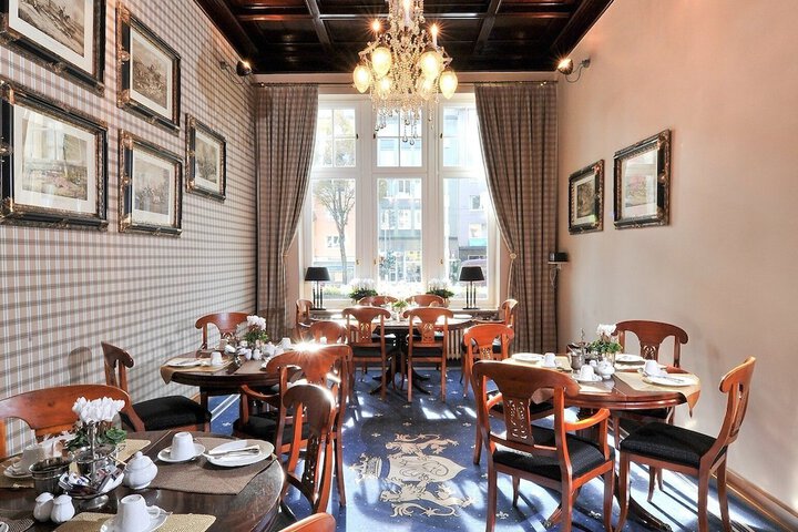 Dining 50 of 57