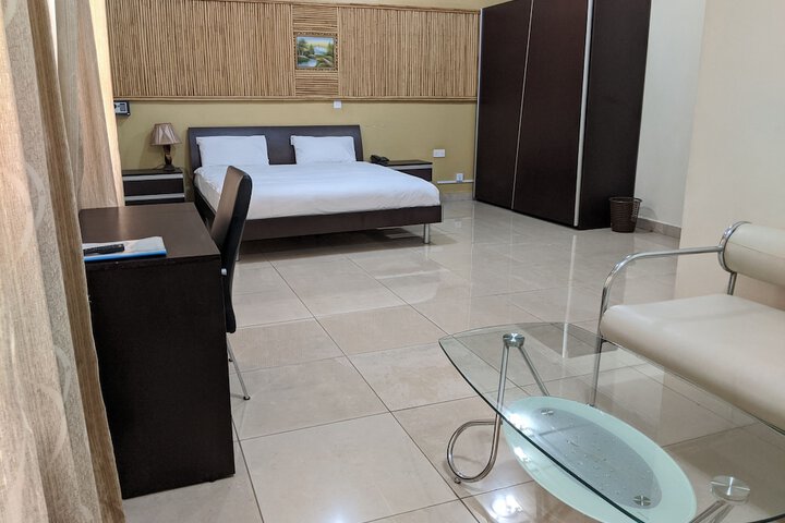 Room 8 of 50