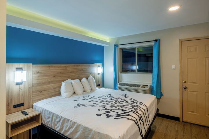 Room 3 of 15