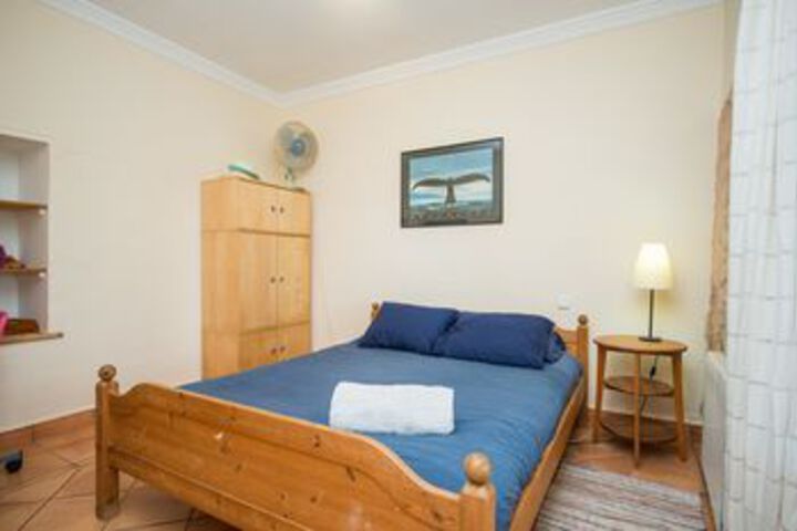 Room 9 of 31