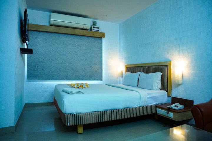 Room 4 of 11