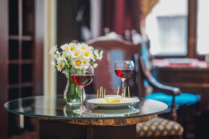Dining 43 of 72