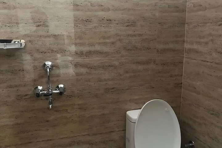 Room 9 of 9
