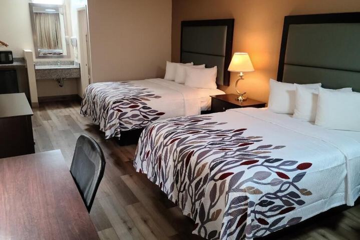 Superior 2 Queen Beds (7 of 8)