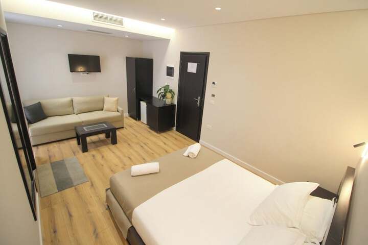 Room 20 of 49