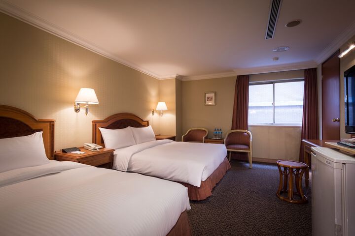 Room 6 of 30