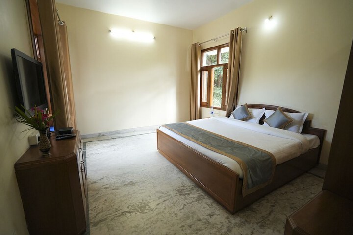 Room 12 of 60