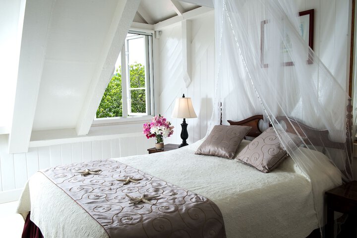 Room 4 of 115