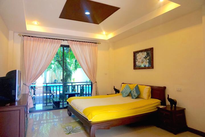 Room 4 of 50