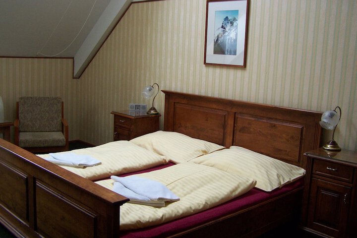 Room 8 of 37