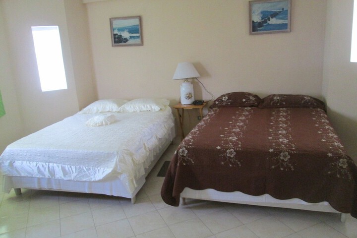 Room 5 of 16