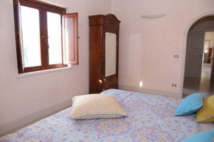 Room 16 of 27
