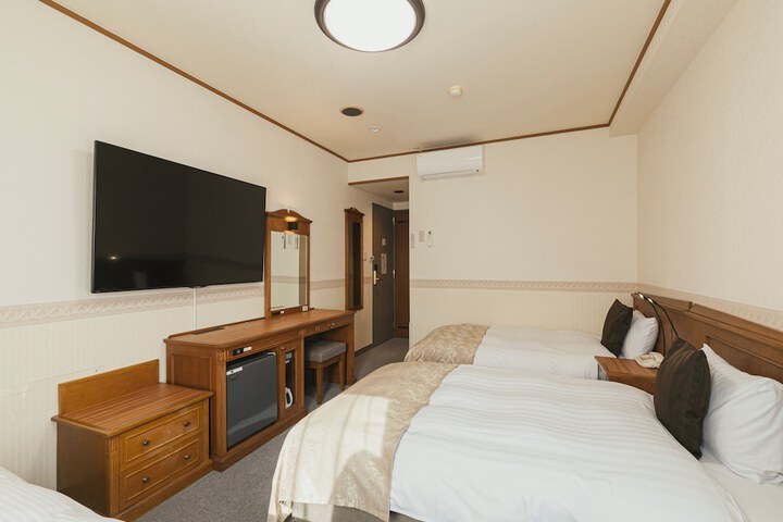 Room 14 of 39