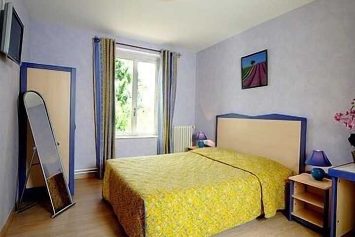 Room 2 of 35