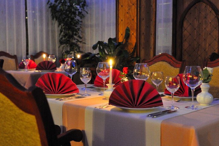 Dining 19 of 29