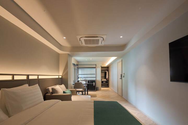 Room 9 of 209