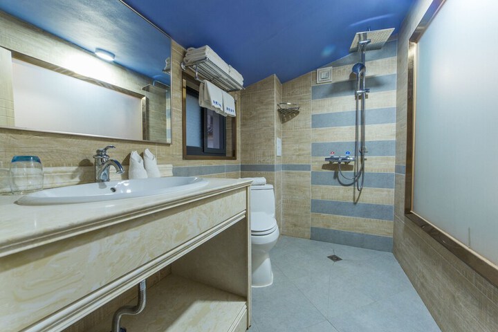 Room 20 of 29