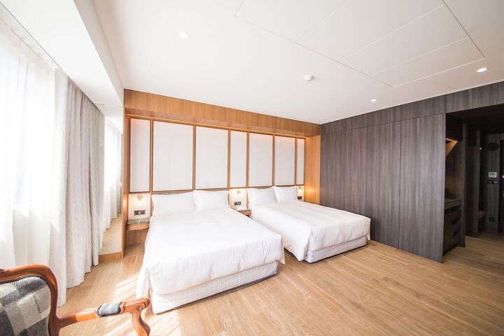 Room 86 of 243