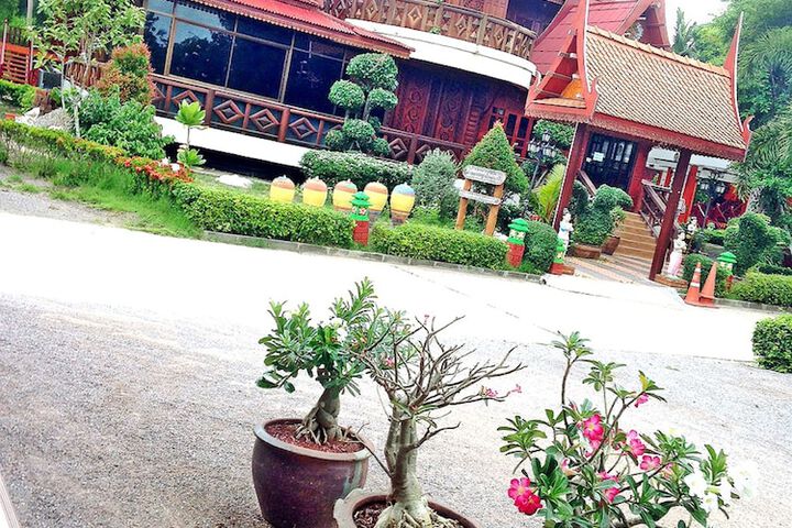 Property Grounds 14 of 32