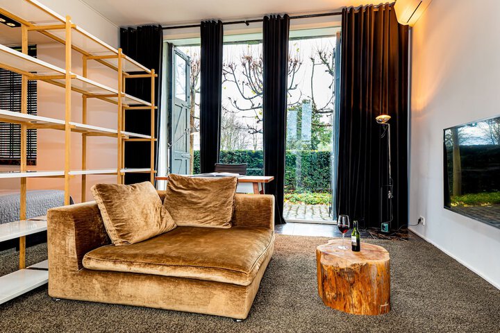 Room 45 of 214
