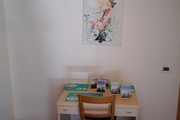 Room 12 of 92