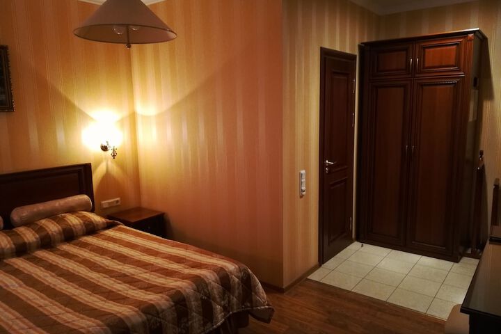 Room 21 of 36