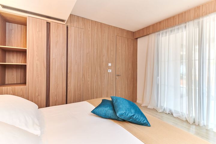 Room 16 of 66