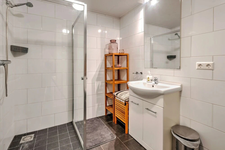 Room 10 of 21