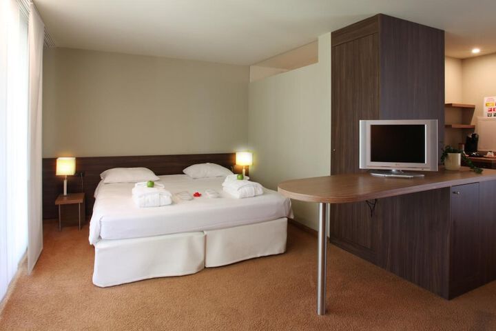 Room 8 of 41