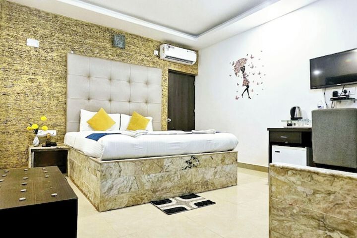 Room 5 of 43