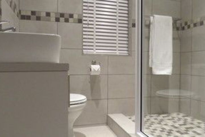 Room 5 of 17