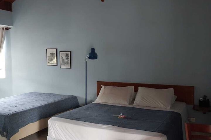 Room 10 of 37