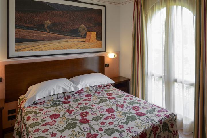 Room 10 of 75