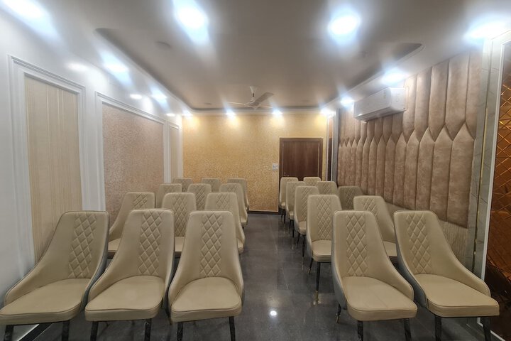 Ballroom/Hall 43 of 48