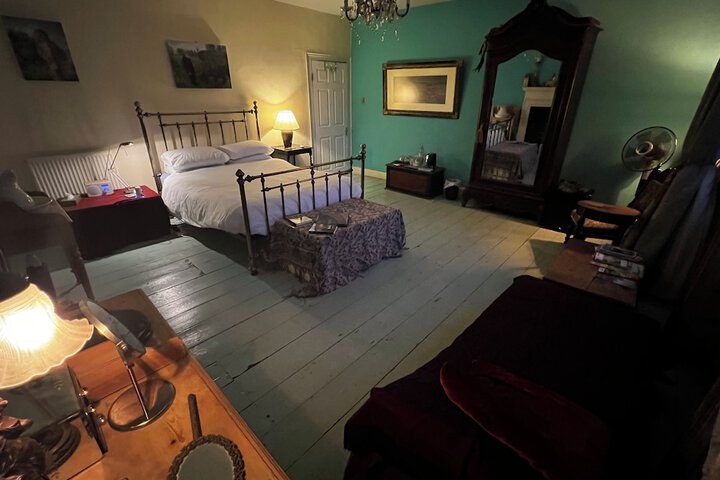 Room 26 of 42
