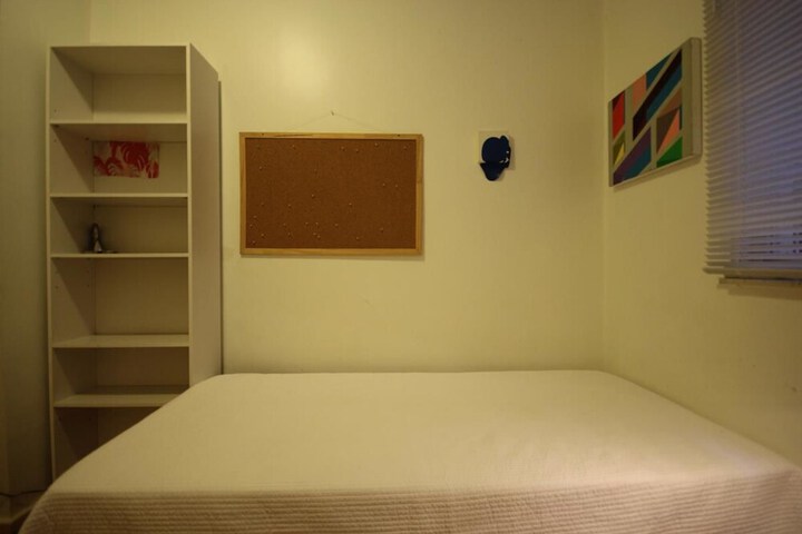 Room 5 of 20