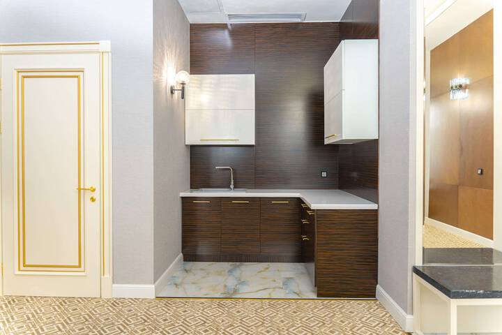 Room 36 of 102