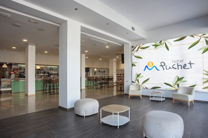 Entrance & Lobby
