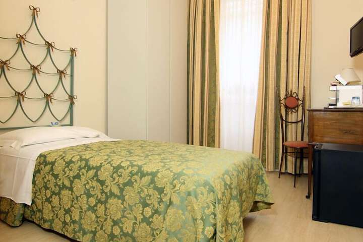 Room 16 of 46